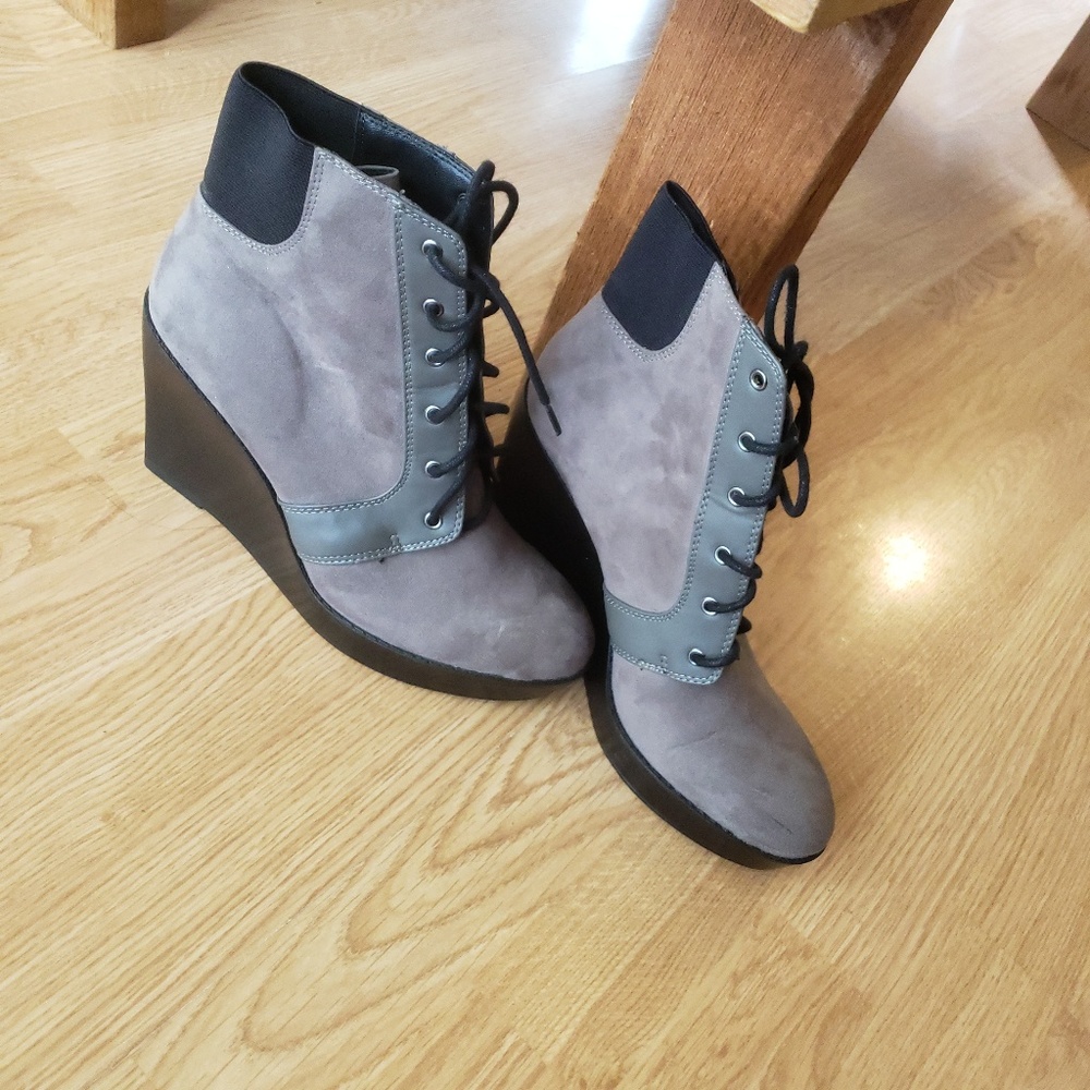 Zara trafaluc suede bootie